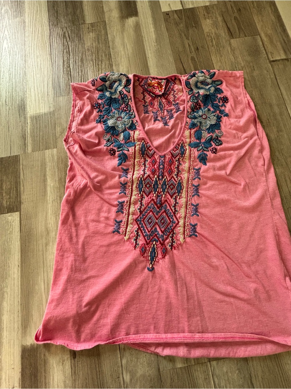 Johnny Was Coral Pink Embroidered V-Neck Tank - Picture 1 of 3